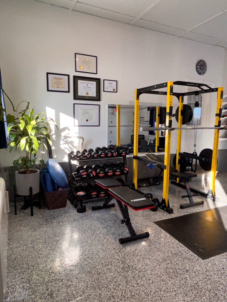 Pain Clinic and rehabilitation in Orillia, ON has fitness equipment for movement coaching 